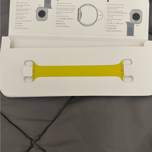 Apple Series 10 42mm Solo Loop Star Fruit - size 4 - Picture 2 of 4